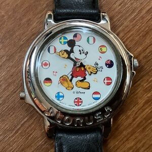 Vintage Lorus Mickey Mouse Watch World Flags Plays Music It’s a Small World